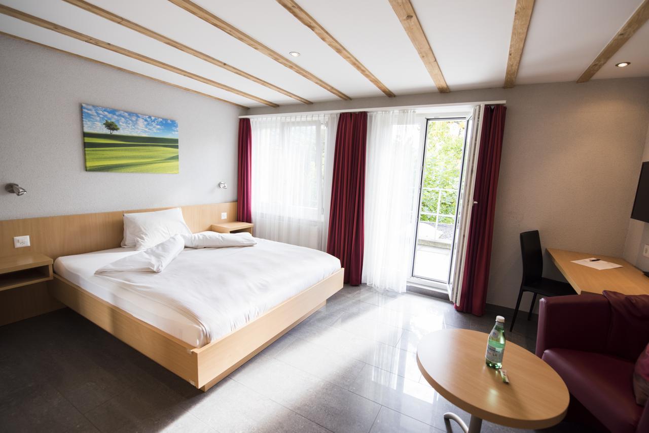 Hotel Restaurant Neuhaus Hertenstein Екстериор снимка